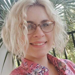 Meet your Posher, Claire